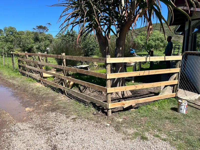 New timber horse fence